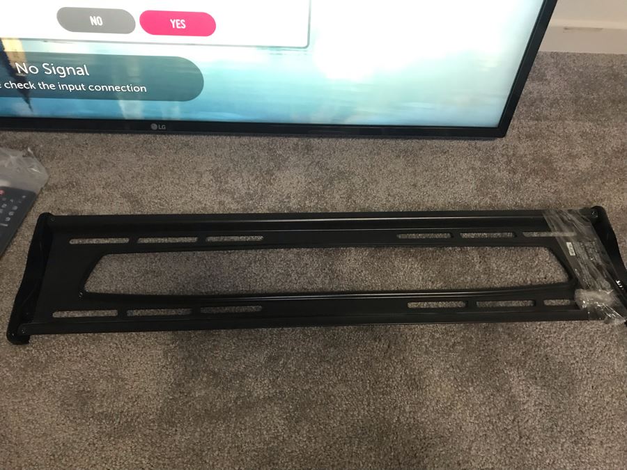 LG 43UJ6300: 43 Inch Class 4K UHD HDR Smart LED TV With Remote And Bracket For Wall Mounting [Photo 5]