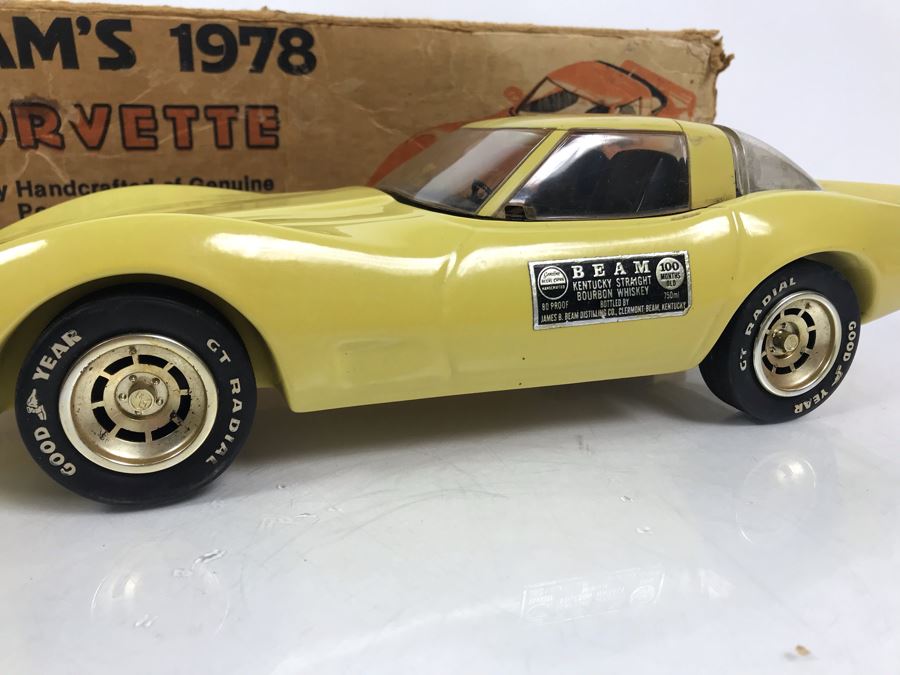 Vintage 1978 Jim Beam Corvette Liquour Decanter With Damaged Box [Photo 4]