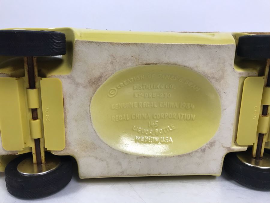 Vintage 1978 Jim Beam Corvette Liquour Decanter With Damaged Box [Photo 14]