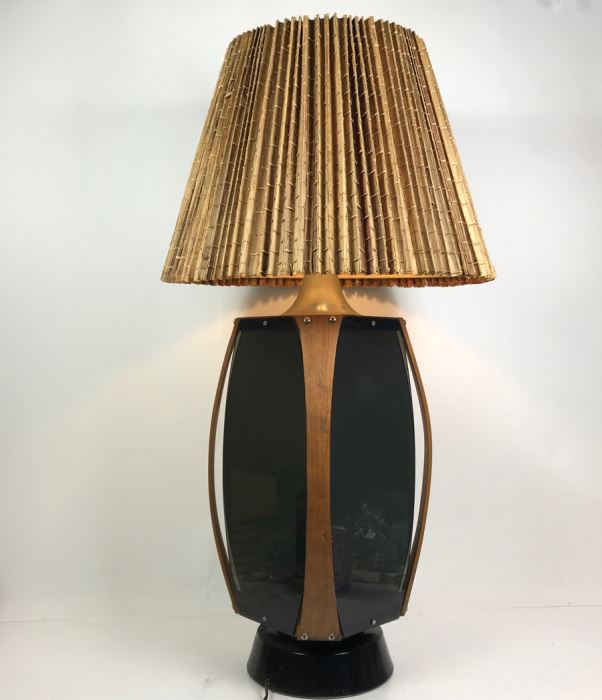 Mid-Century Modern Table Lamp [Photo 1]