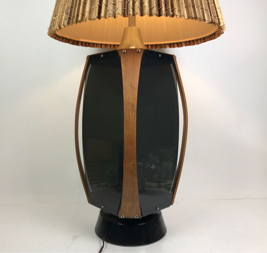 Mid-Century Modern Table Lamp [Photo 4]