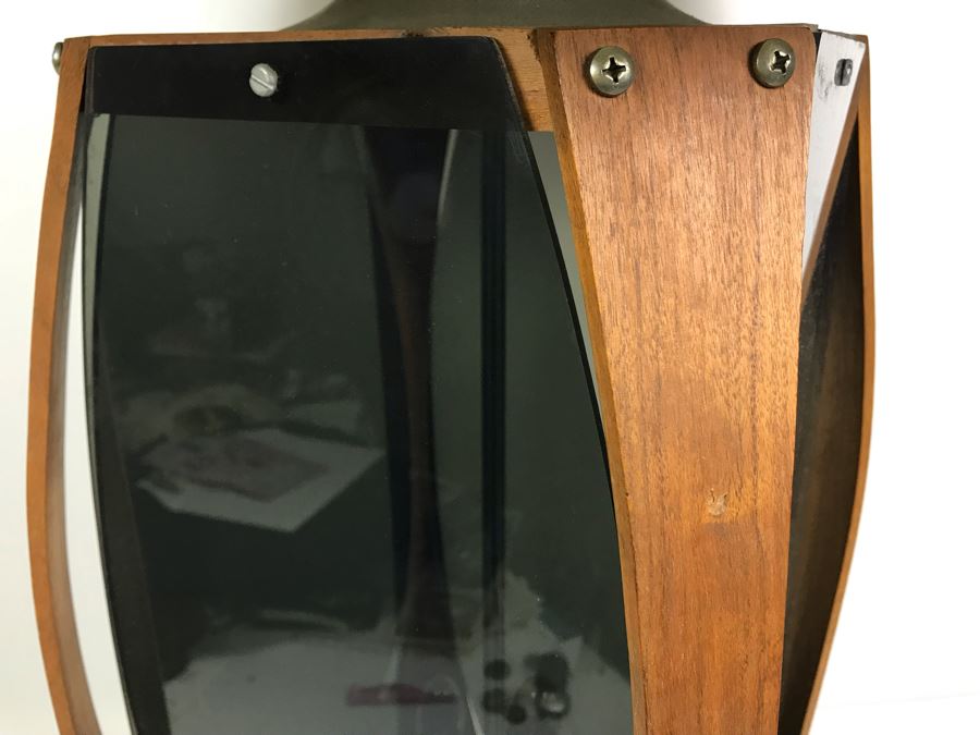 Mid-Century Modern Table Lamp [Photo 8]