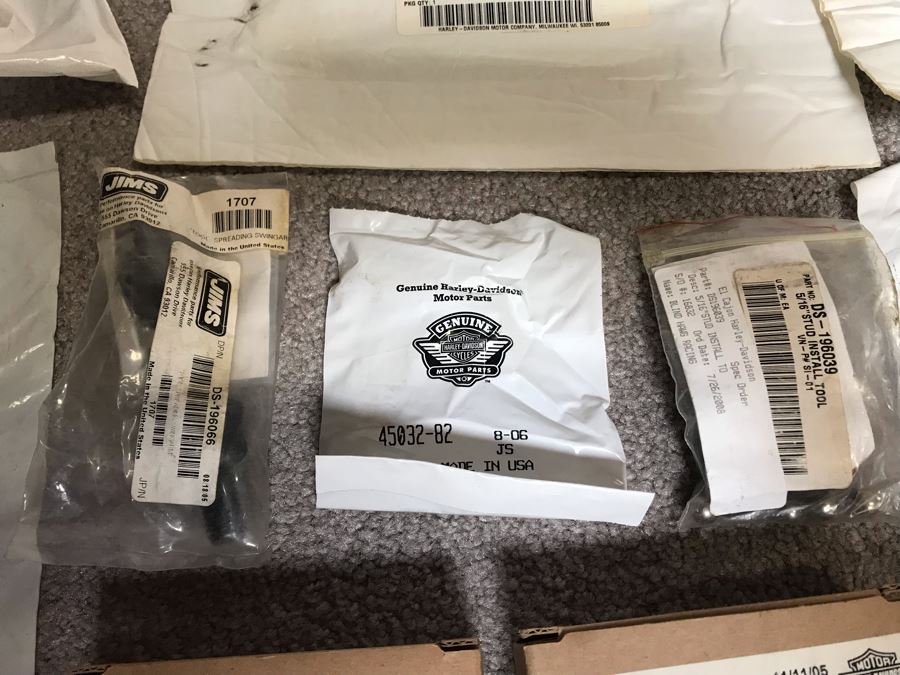 Large Lot Of Genuine Harley-Davidson Motorcycle Parts - See Photos [Photo 10]