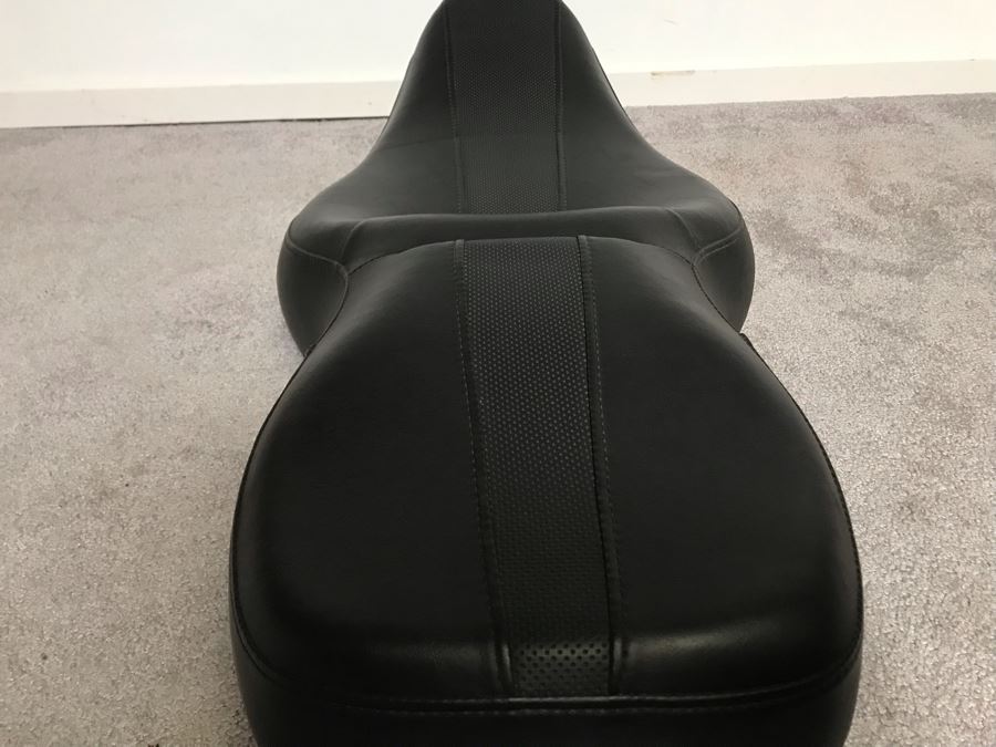 Harley-Davidson Motorcycle Seat 23672 [Photo 4]