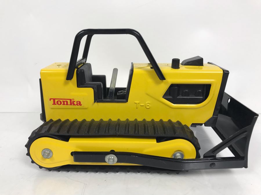 Vintage Hot Rod Snake II Chevy Corvette (Not Working - For Display), Vintage Tonka Bulldozer And New Old Stock SEARS 4X4 2 Vehicle Die-Cast Metal Set [Photo 17]