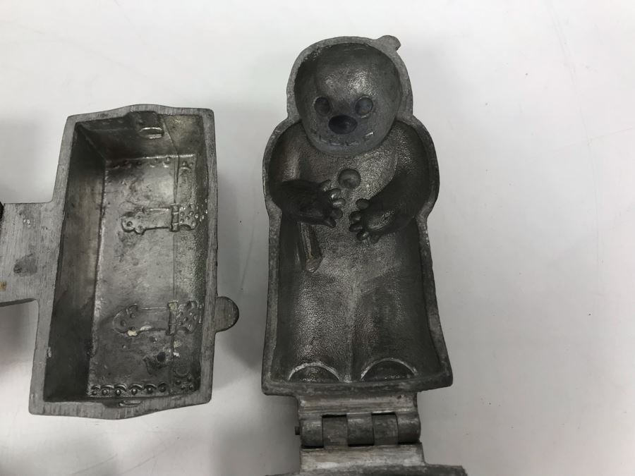 Collection Of (4) Vintage Pewter Ice Cream Molds: Bear, Bon Voyage Suitcase, Chicken And Cupid Heart [Photo 12]