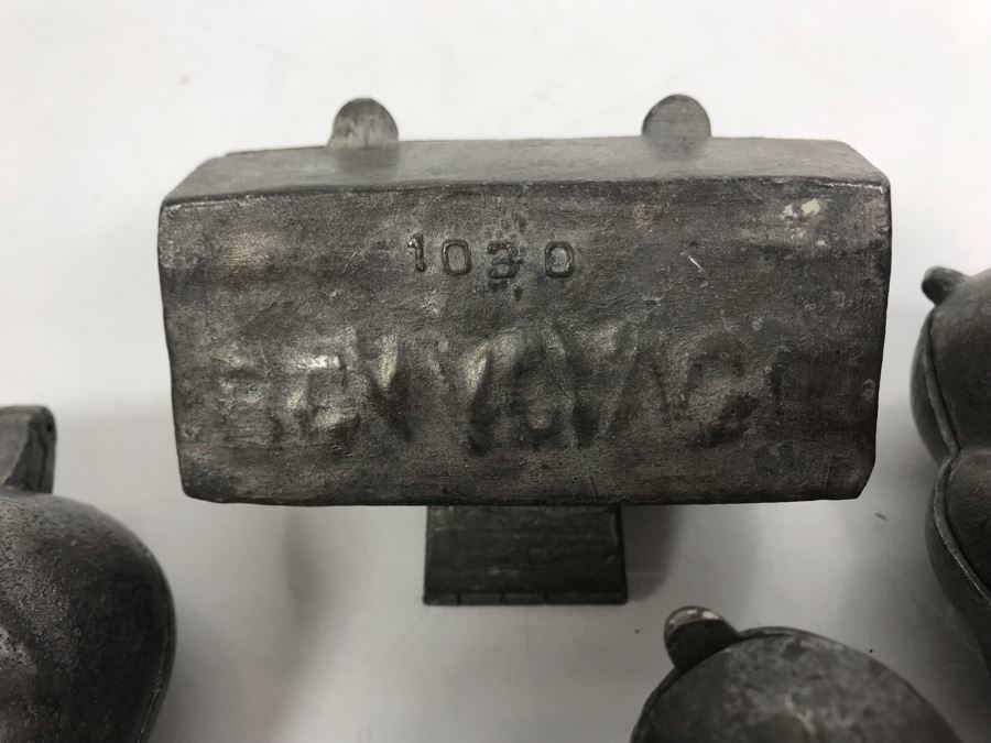 Collection Of (4) Vintage Pewter Ice Cream Molds: Bear, Bon Voyage Suitcase, Chicken And Cupid Heart [Photo 4]