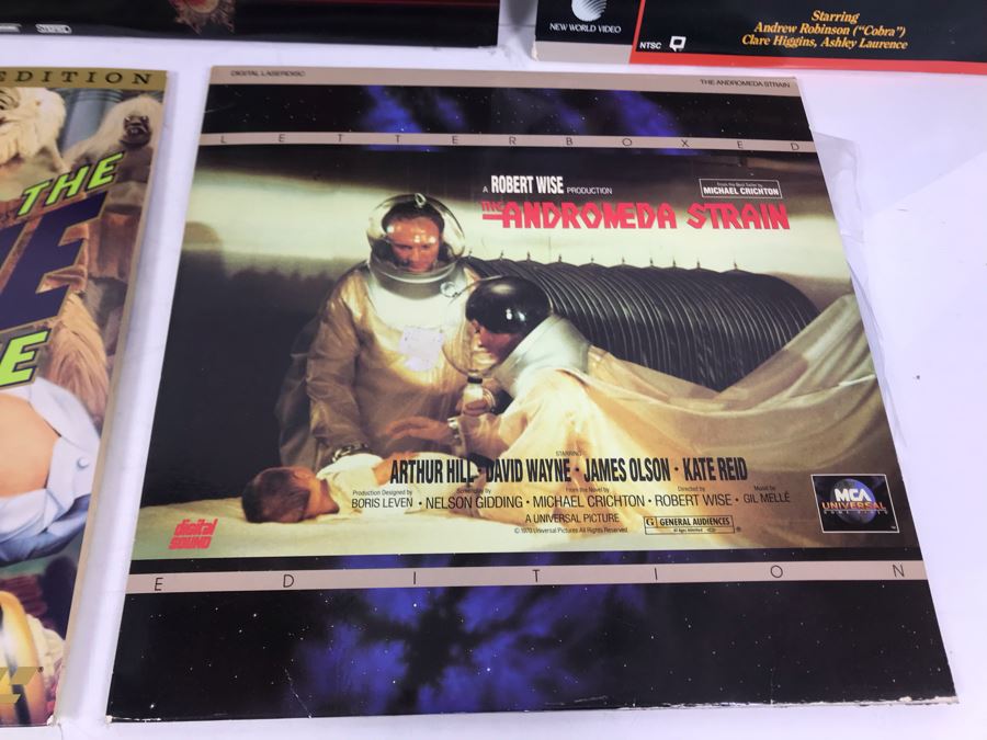 Collection Of (5) Vintage Laser Disc Movies: Hellraiser, The Adromeda Strain, The Time Machine, Donald Duck [Photo 5]