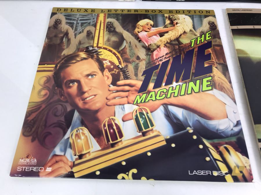 Collection Of (5) Vintage Laser Disc Movies: Hellraiser, The Adromeda Strain, The Time Machine, Donald Duck [Photo 6]