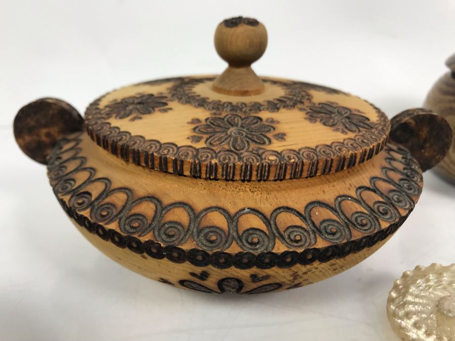 (3) Wooden Boxes, (1) Woven Box, Carved Wooden Turtle, Seashells And Large Fish Scale From Russia [Photo 11]