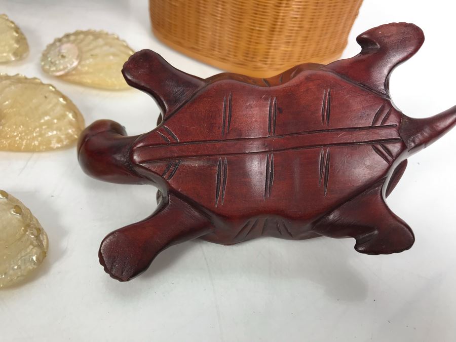 (3) Wooden Boxes, (1) Woven Box, Carved Wooden Turtle, Seashells And Large Fish Scale From Russia [Photo 6]