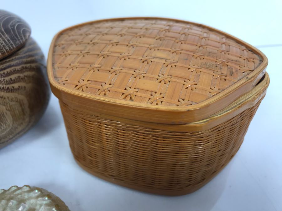 (3) Wooden Boxes, (1) Woven Box, Carved Wooden Turtle, Seashells And Large Fish Scale From Russia [Photo 16]