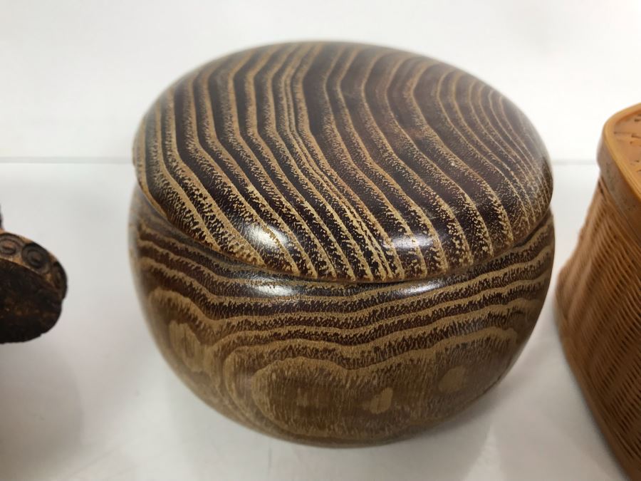 (3) Wooden Boxes, (1) Woven Box, Carved Wooden Turtle, Seashells And Large Fish Scale From Russia [Photo 14]