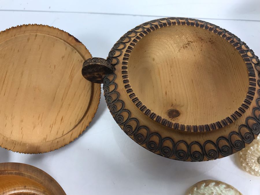 (3) Wooden Boxes, (1) Woven Box, Carved Wooden Turtle, Seashells And Large Fish Scale From Russia [Photo 13]