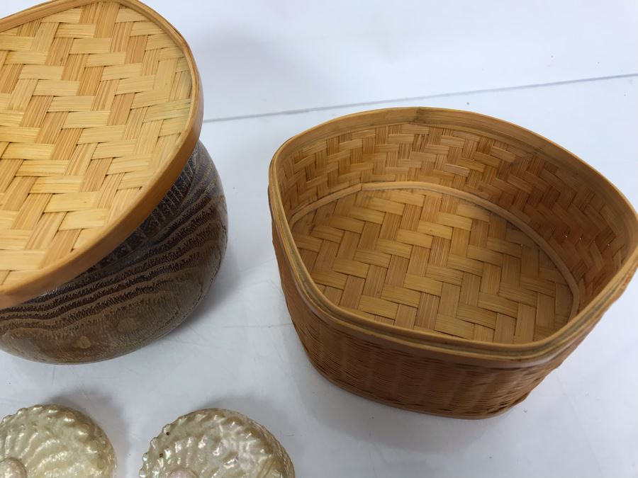 (3) Wooden Boxes, (1) Woven Box, Carved Wooden Turtle, Seashells And Large Fish Scale From Russia [Photo 17]