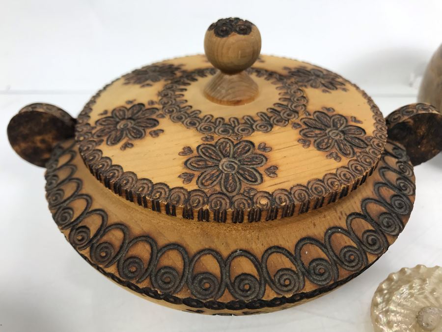 (3) Wooden Boxes, (1) Woven Box, Carved Wooden Turtle, Seashells And Large Fish Scale From Russia [Photo 12]