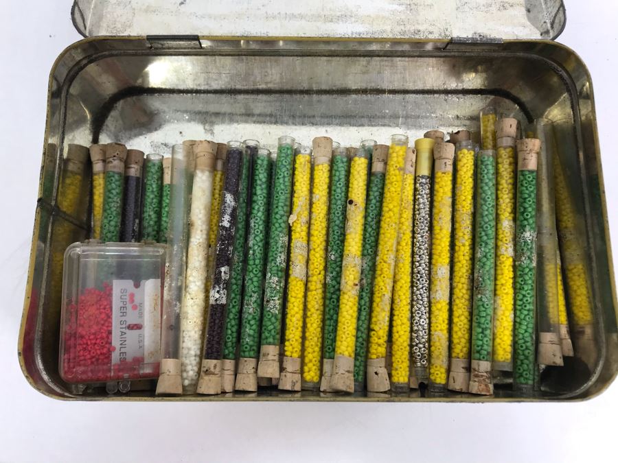 English Tin Filled With Colored Beads Green, Yellow, Black, Red And White [Photo 1]