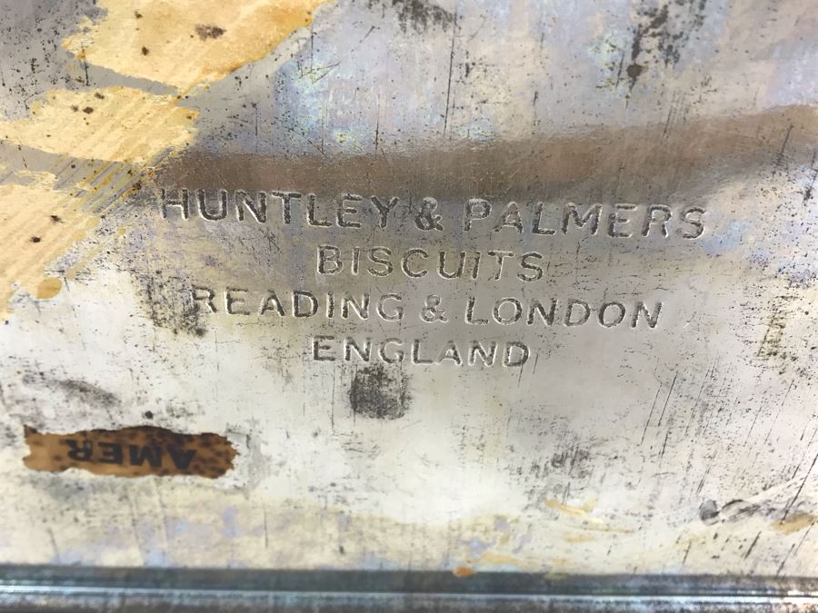 English Tin Filled With Colored Beads Green, Yellow, Black, Red And White [Photo 9]