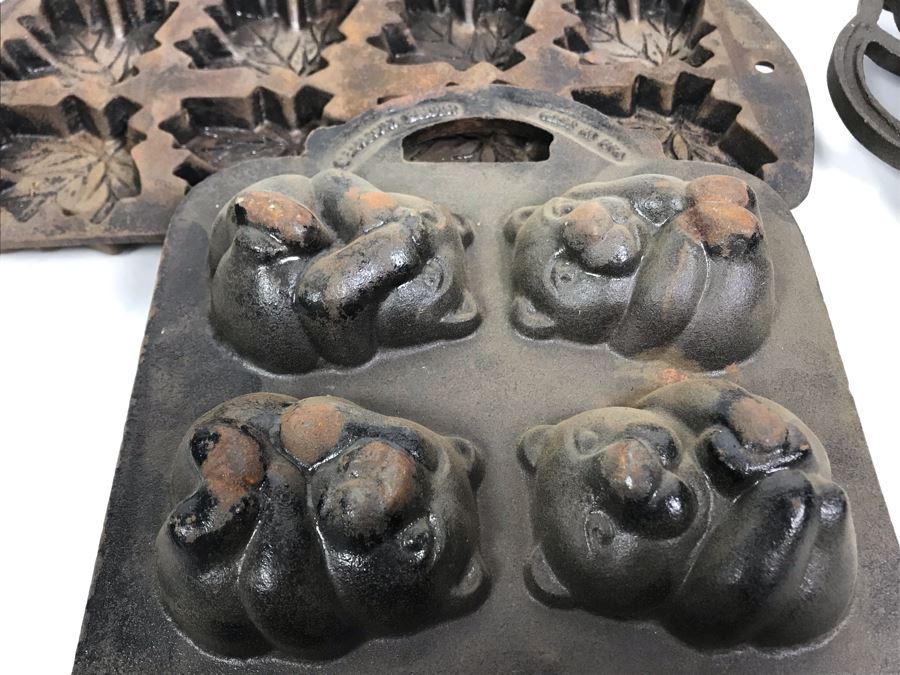Collection Of (7) Cast Iron Molds From Lodge And John Wright Co: Bears, Fish, Hearts, Leaves, Balls, Trees - See Photos [Photo 16]