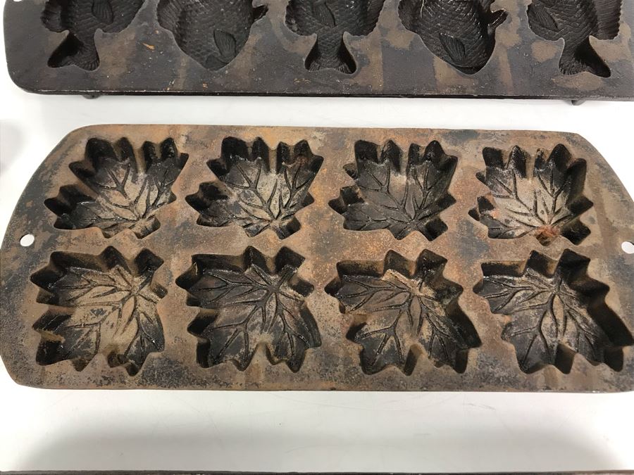 Collection Of (7) Cast Iron Molds From Lodge And John Wright Co: Bears, Fish, Hearts, Leaves, Balls, Trees - See Photos [Photo 11]