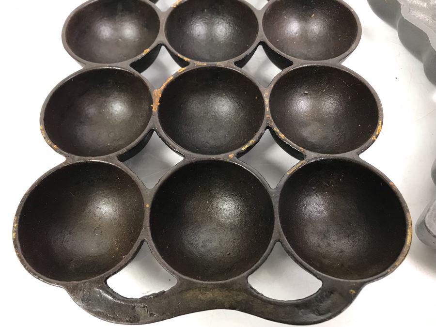 Collection Of (7) Cast Iron Molds From Lodge And John Wright Co: Bears, Fish, Hearts, Leaves, Balls, Trees - See Photos [Photo 26]