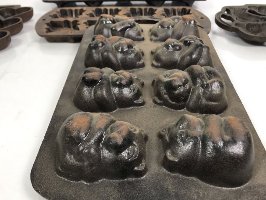 Collection Of (7) Cast Iron Molds From Lodge And John Wright Co: Bears, Fish, Hearts, Leaves, Balls, Trees - See Photos [Photo 17]
