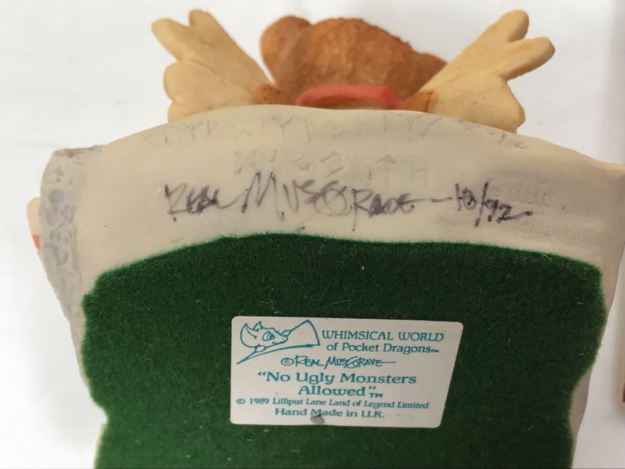 Real Musgrave The Whimsical World Of Pocket Dragons Unused Cardboard Display For Pocket Dragons, Hand Signed By Real Musgrave Pocket Dragon 'No Ugly Monsters Allowed', Pins, Notepads And Catalogs [Photo 11]