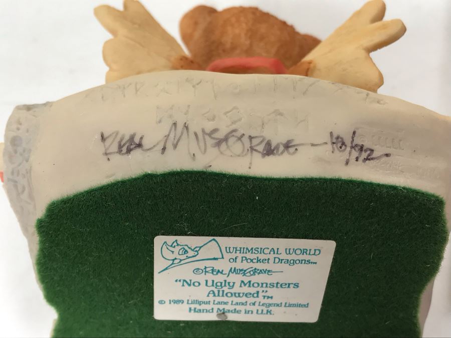 Real Musgrave The Whimsical World Of Pocket Dragons Unused Cardboard Display For Pocket Dragons, Hand Signed By Real Musgrave Pocket Dragon 'No Ugly Monsters Allowed', Pins, Notepads And Catalogs [Photo 10]