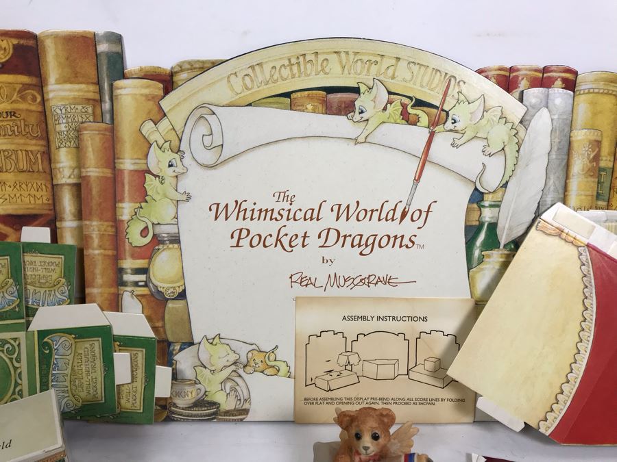 Real Musgrave The Whimsical World Of Pocket Dragons Unused Cardboard Display For Pocket Dragons, Hand Signed By Real Musgrave Pocket Dragon 'No Ugly Monsters Allowed', Pins, Notepads And Catalogs [Photo 5]