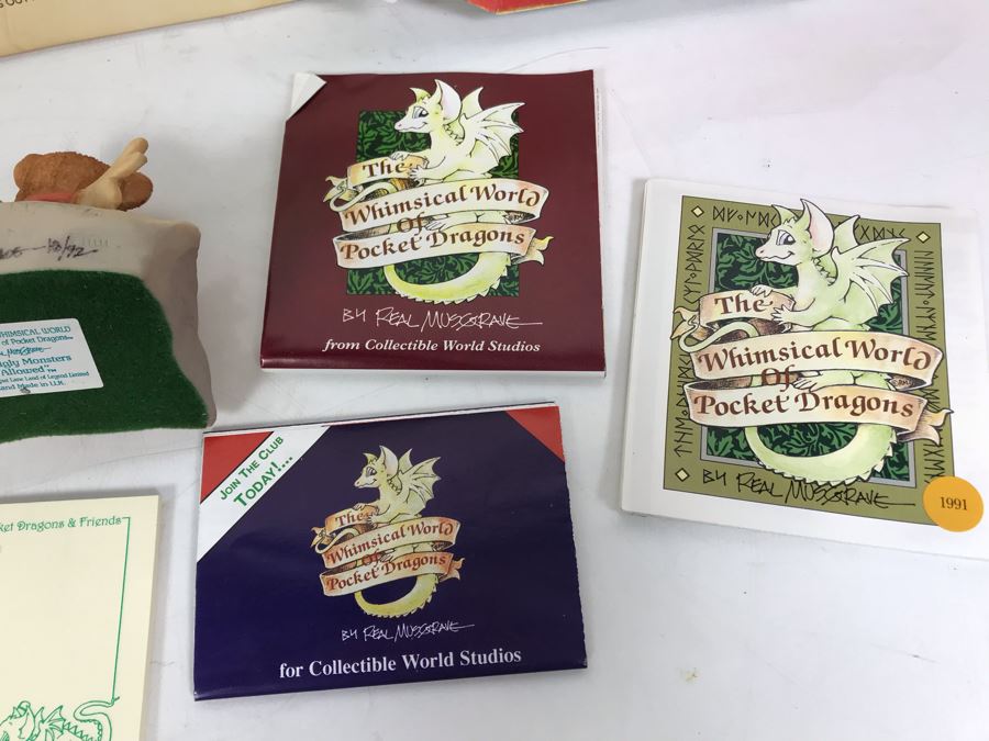 Real Musgrave The Whimsical World Of Pocket Dragons Unused Cardboard Display For Pocket Dragons, Hand Signed By Real Musgrave Pocket Dragon 'No Ugly Monsters Allowed', Pins, Notepads And Catalogs [Photo 13]