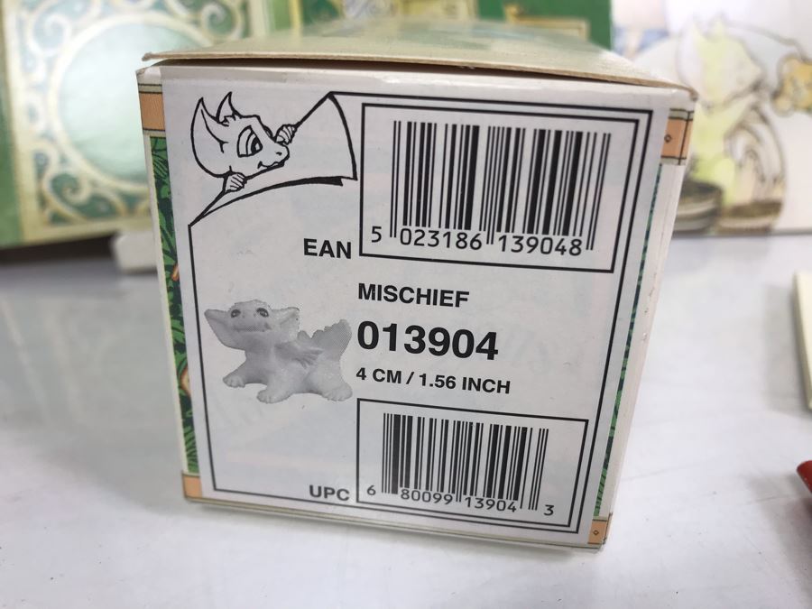 Real Musgrave The Whimsical World Of Pocket Dragons Unused Cardboard Display For Pocket Dragons, Hand Signed By Real Musgrave Pocket Dragon 'No Ugly Monsters Allowed', Pins, Notepads And Catalogs [Photo 19]