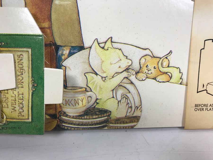 Real Musgrave The Whimsical World Of Pocket Dragons Unused Cardboard Display For Pocket Dragons, Hand Signed By Real Musgrave Pocket Dragon 'No Ugly Monsters Allowed', Pins, Notepads And Catalogs [Photo 21]