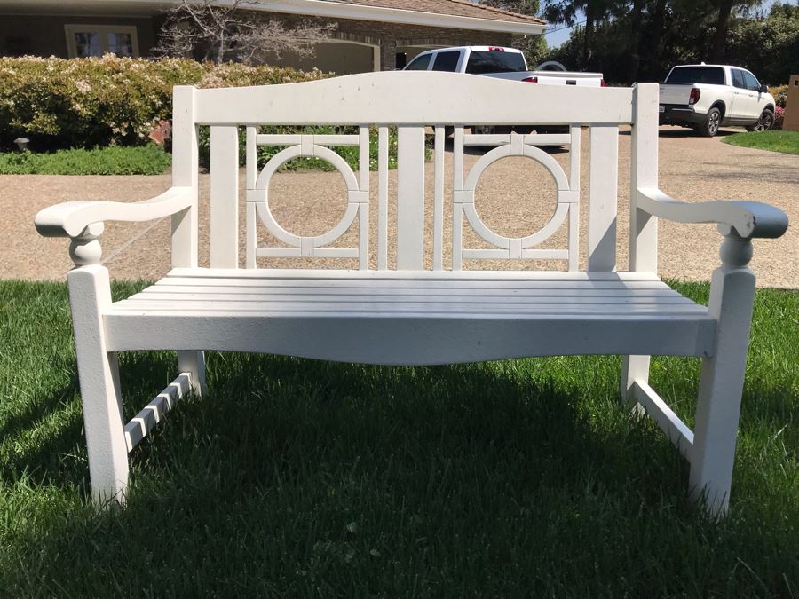 White Wooden Bench 1   31252 Fq90 