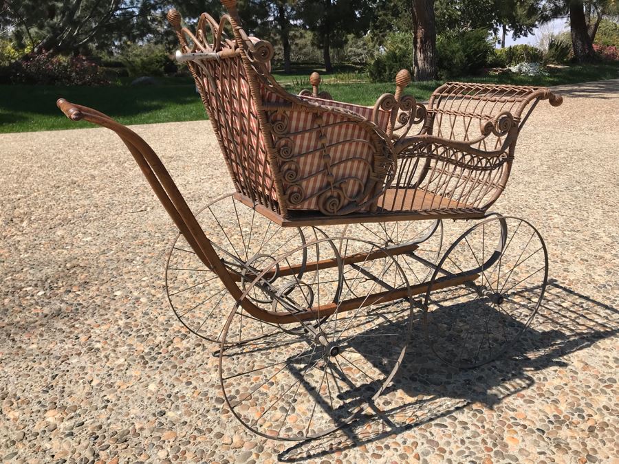 Antique Victorian Wicker Pram Baby Carriage Stroller With Metal Wheels 44'H X 24'W X 60'L [Photo 8]