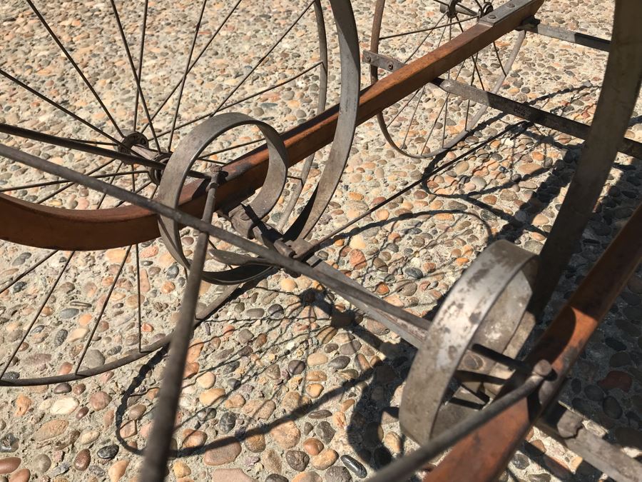 Antique Victorian Wicker Pram Baby Carriage Stroller With Metal Wheels 44'H X 24'W X 60'L [Photo 18]