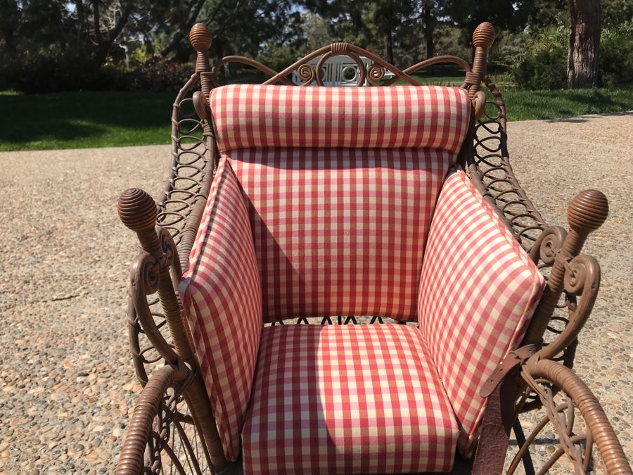 Antique Victorian Wicker Pram Baby Carriage Stroller With Metal Wheels 44'H X 24'W X 60'L [Photo 14]