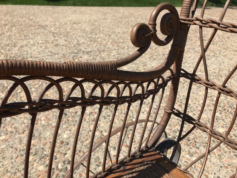 Antique Victorian Wicker Pram Baby Carriage Stroller With Metal Wheels 44'H X 24'W X 60'L [Photo 20]