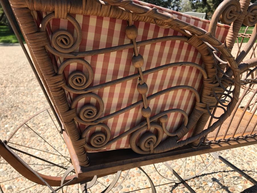 Antique Victorian Wicker Pram Baby Carriage Stroller With Metal Wheels 44'H X 24'W X 60'L [Photo 22]