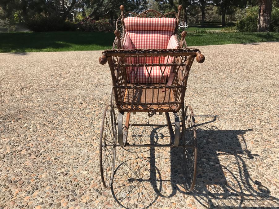 Antique Victorian Wicker Pram Baby Carriage Stroller With Metal Wheels 44'H X 24'W X 60'L [Photo 10]