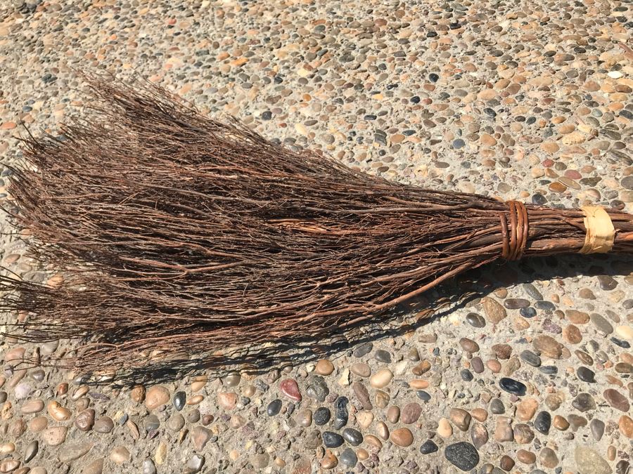 Stick Twig Broom 55'L [Photo 3]