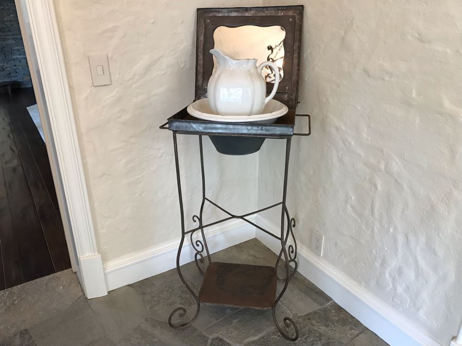 Vintage Metal Shaving Wash Stand With Mirror And Lower Table 22'W X 16'D X 36'H [Photo 8]
