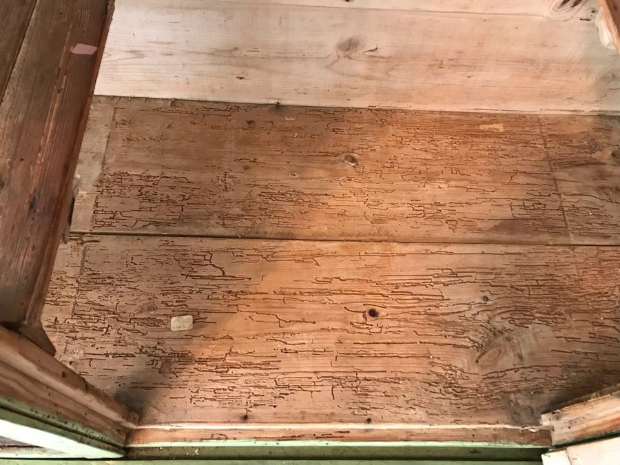 Shabby Chic Vintage Chicken Coop Birdcage Cabinet With Lower Table And Lockable Door Light Lime Green 64'H X 34'W X 16.5'D [Photo 10]