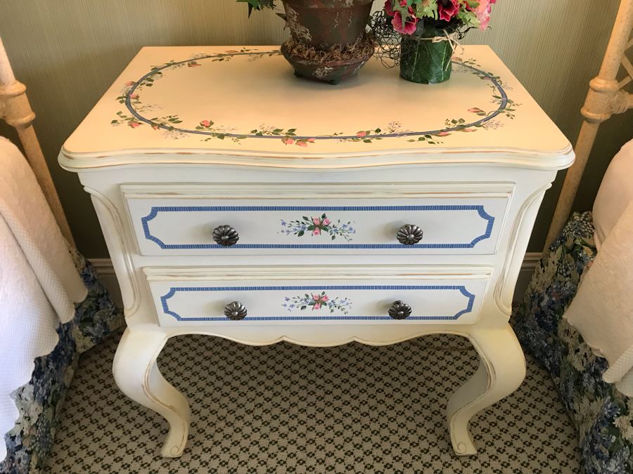Pair Of Hand Painted Nightstands Tables With Pair Of Faux Ivy Table Lamps 28'W X 18'D X 30'H [Photo 15]