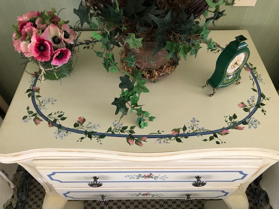 Pair Of Hand Painted Nightstands Tables With Pair Of Faux Ivy Table Lamps 28'W X 18'D X 30'H [Photo 11]