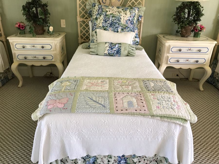 Pair Of Hand Painted Nightstands Tables With Pair Of Faux Ivy Table Lamps 28'W X 18'D X 30'H [Photo 2]