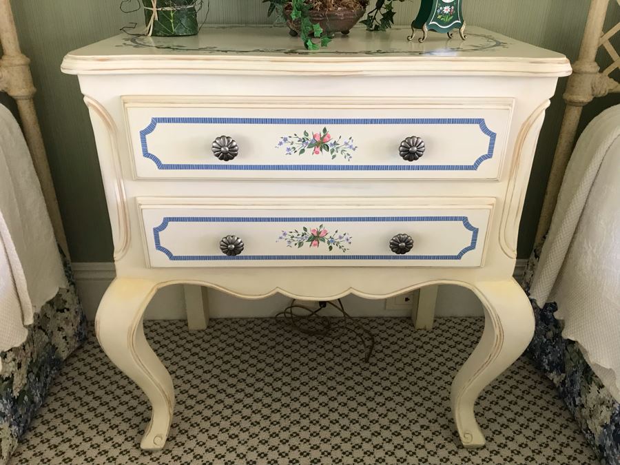 Pair Of Hand Painted Nightstands Tables With Pair Of Faux Ivy Table Lamps 28'W X 18'D X 30'H [Photo 10]