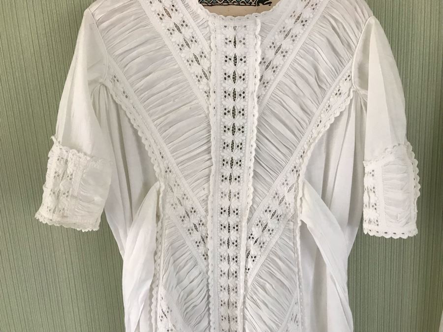 Pair Of Vintage Young Girls White Cotton Dresses With Vintage Wooden Hangers [Photo 6]