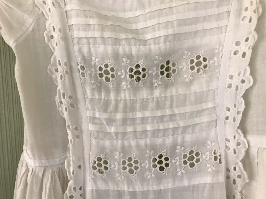 Pair Of Vintage Young Girls White Cotton Dresses With Vintage Wooden Hangers [Photo 13]