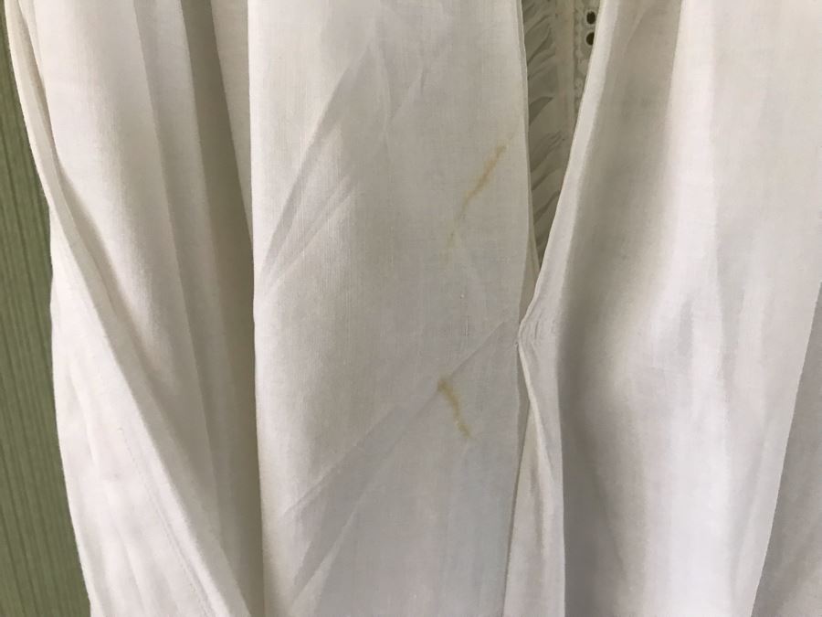 Pair Of Vintage Young Girls White Cotton Dresses With Vintage Wooden Hangers [Photo 22]