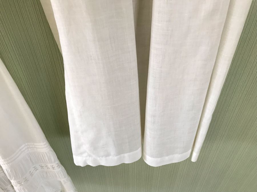 Pair Of Vintage Young Girls White Cotton Dresses With Vintage Wooden Hangers [Photo 19]